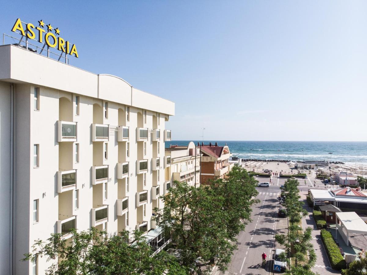 Hotel Astoria Misano Adriatico Exteriör bild